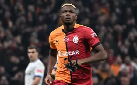 Galatasaray’da Zirve Toplantısı: Okan Buruk, Osimhen ile Görüştü