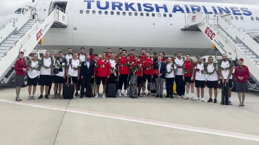 12 Dev Adam Yurda Döndü: Milli Takım Akşam Saatlerinde İstanbul Havalimanı’nda Karşılama